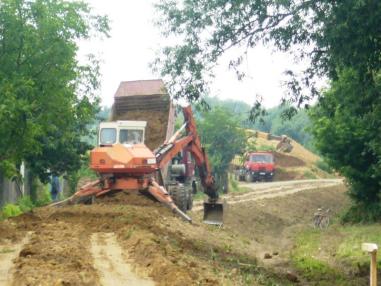Vybudovanie ochranných hrádzí na rieke Nitre Vybudovanie ochranných hrádzí na rieke Nitre