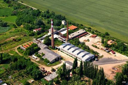 Obec Hrušovany z vtáčej perspektívy v roku 2013 Obec Hrušovany z vtáčej perspektívy v roku 2013